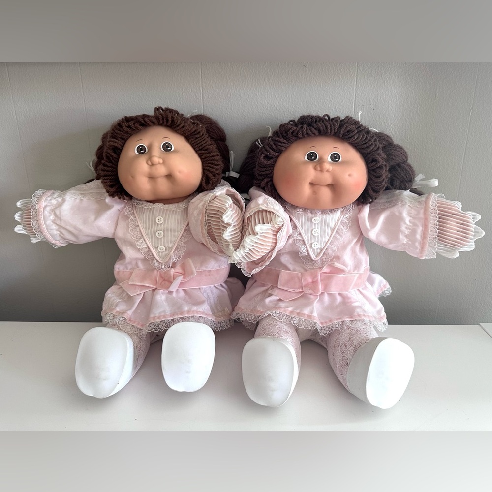 Cabbage Patch TWIN Girls, Brown Hair Brown Eyes, Original Pink Dress VGC